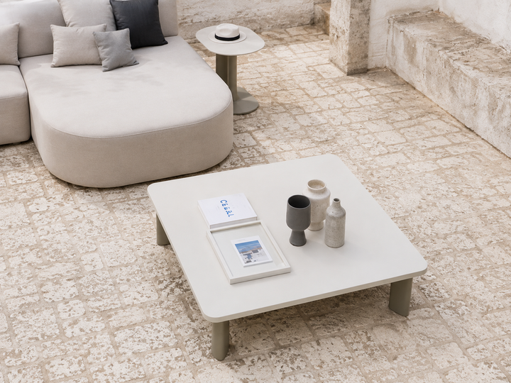 Plinto Coffee Table