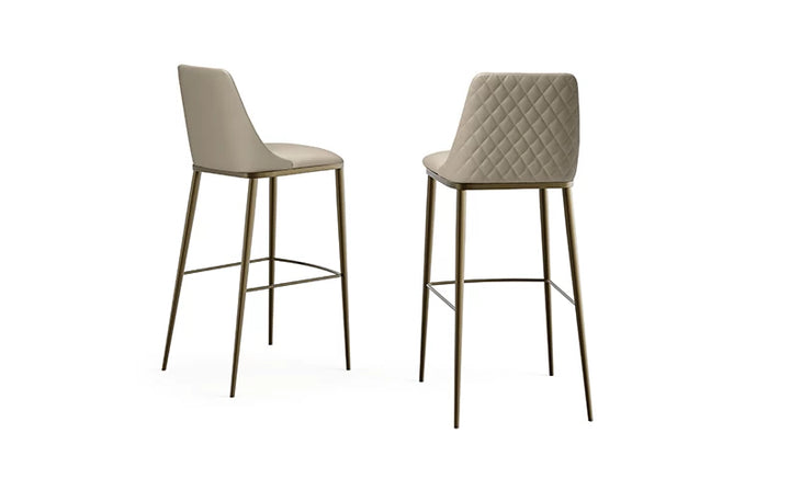 Max Stool Diamond