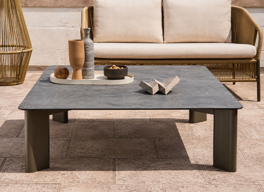 Plinto Coffee Table