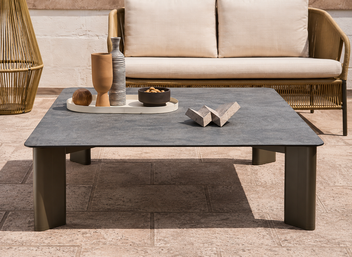 Plinto Coffee Table