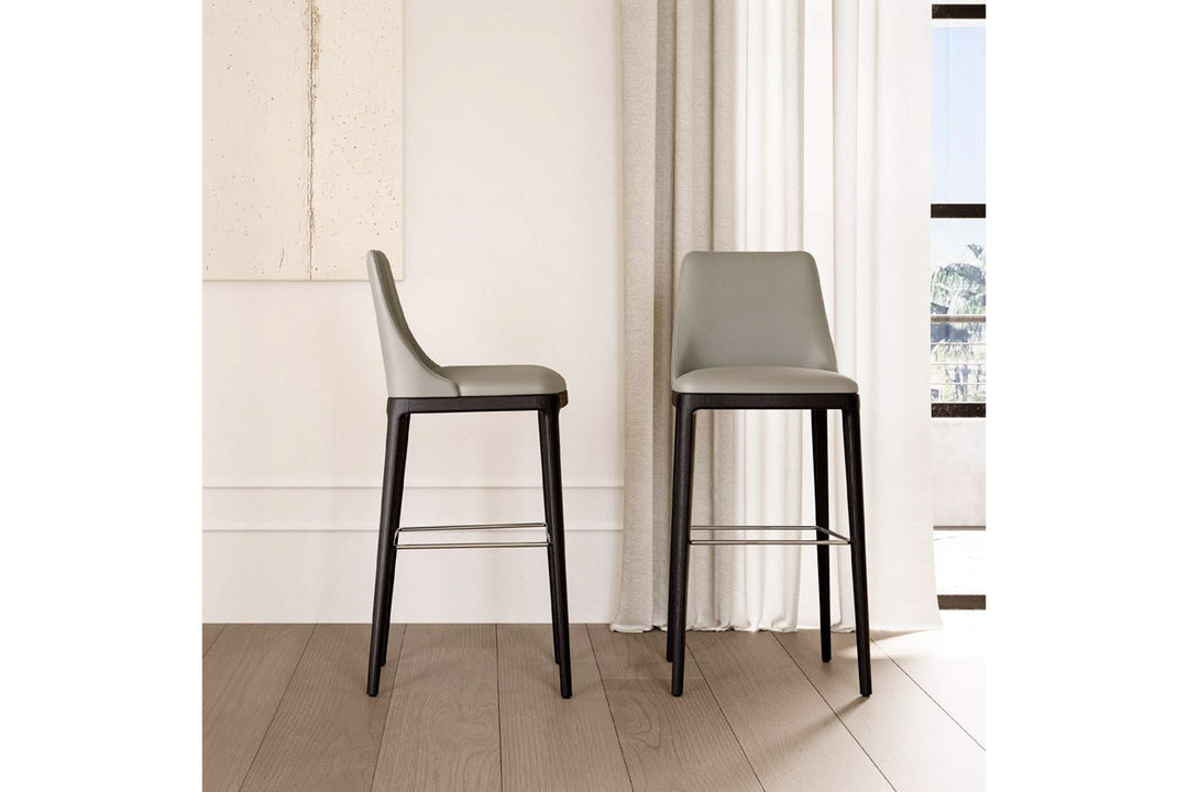 Max Stool Diamond