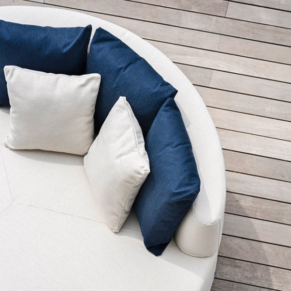 Belt Daybed